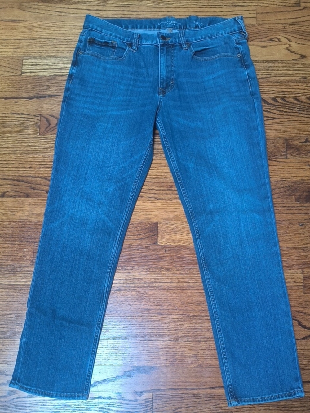 Banana Republic Traveler Slim Jeans in Medium Blue Wash